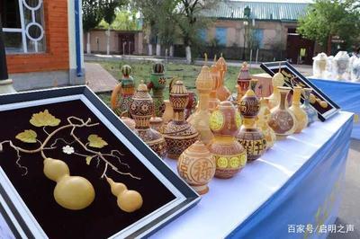 伊寧市六星街文創小集市 品味美食與手工藝品，發現城市文化新魅力